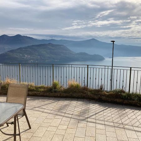 Appartamento Grande Terrazza Vista Lago Parzanica Екстериор снимка