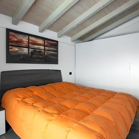 Appartamento Grande Terrazza Vista Lago Parzanica Екстериор снимка
