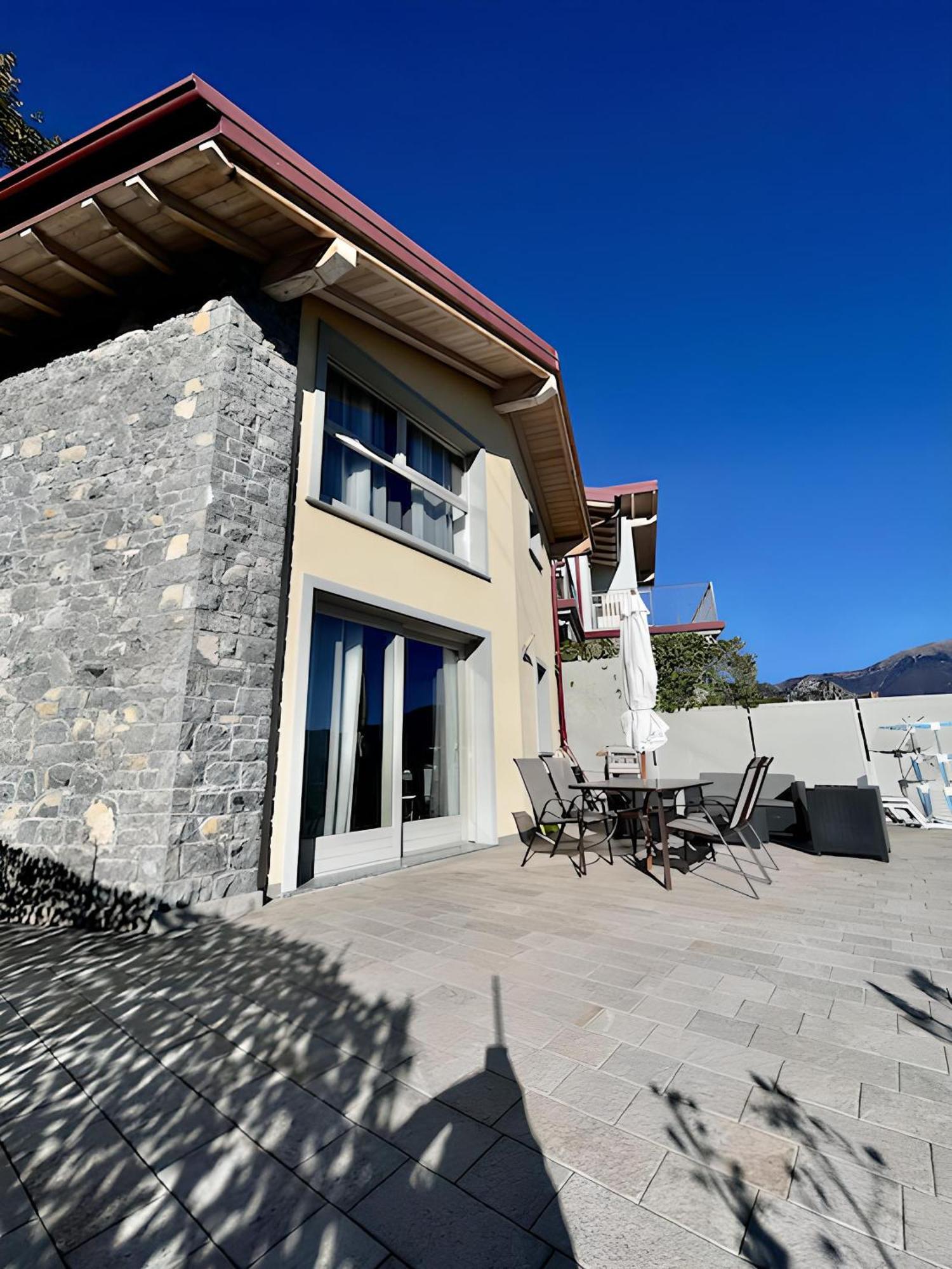 Appartamento Grande Terrazza Vista Lago Parzanica Екстериор снимка