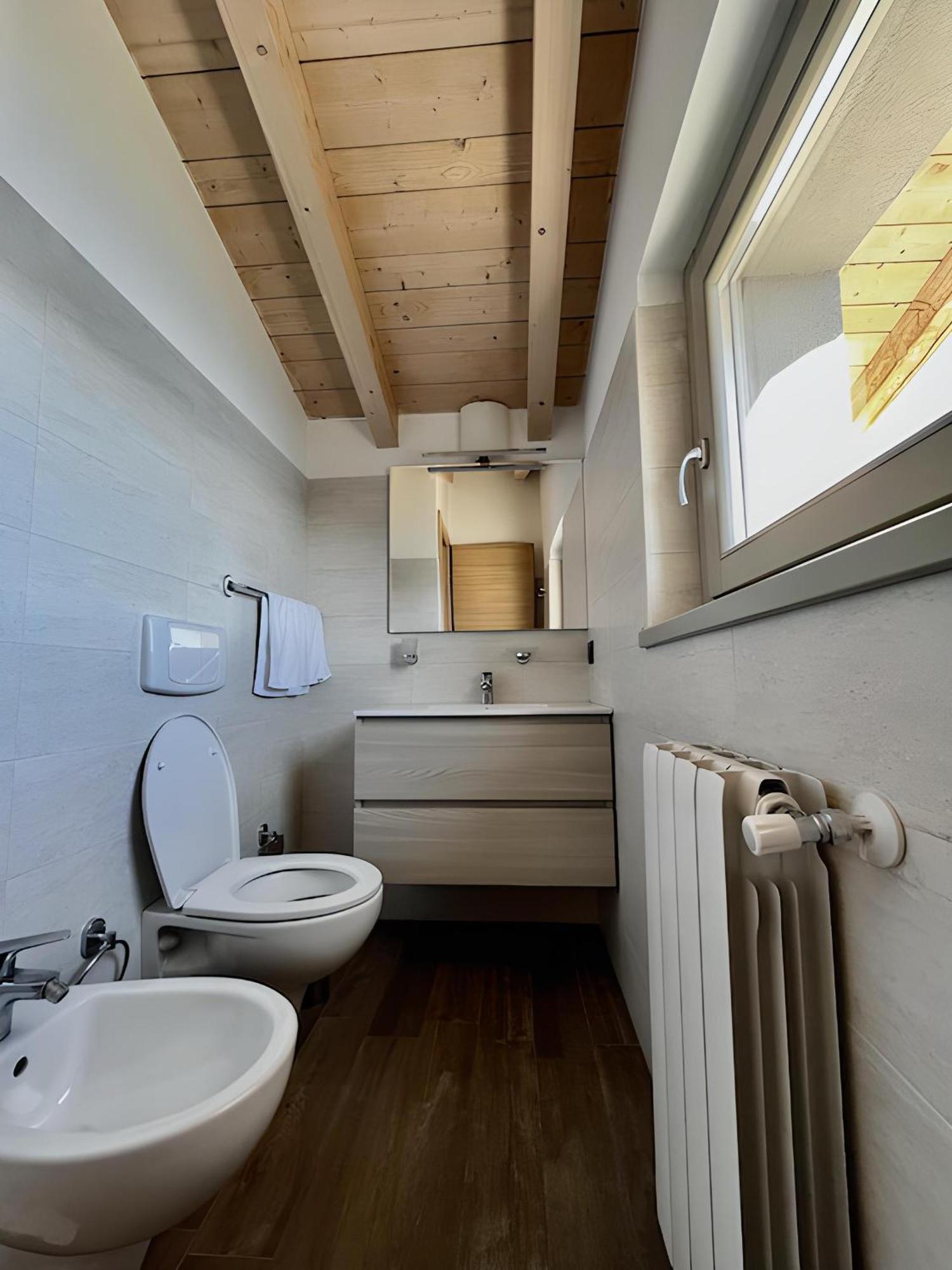 Appartamento Grande Terrazza Vista Lago Parzanica Екстериор снимка
