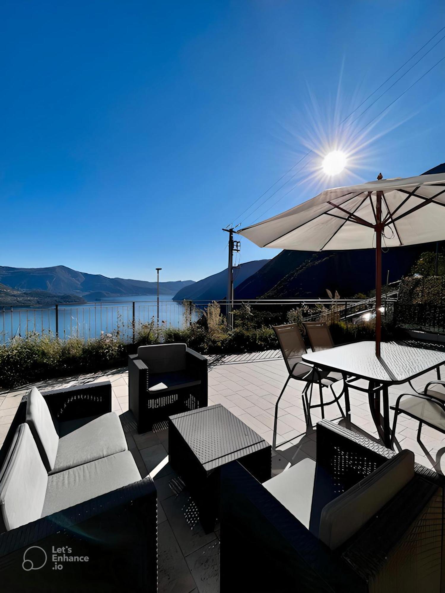 Appartamento Grande Terrazza Vista Lago Parzanica Екстериор снимка