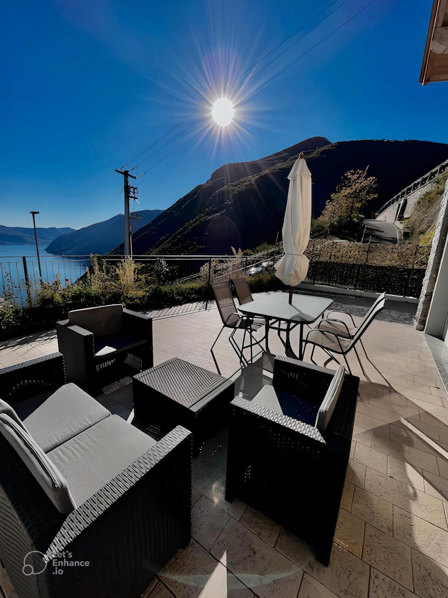 Appartamento Grande Terrazza Vista Lago Parzanica Екстериор снимка